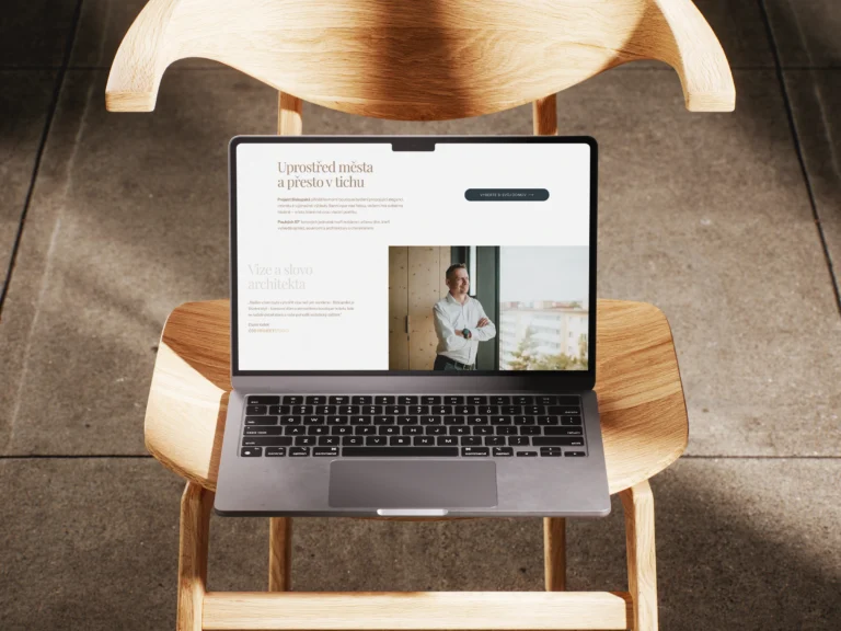 Web Rezidence Biskupská na notebooku